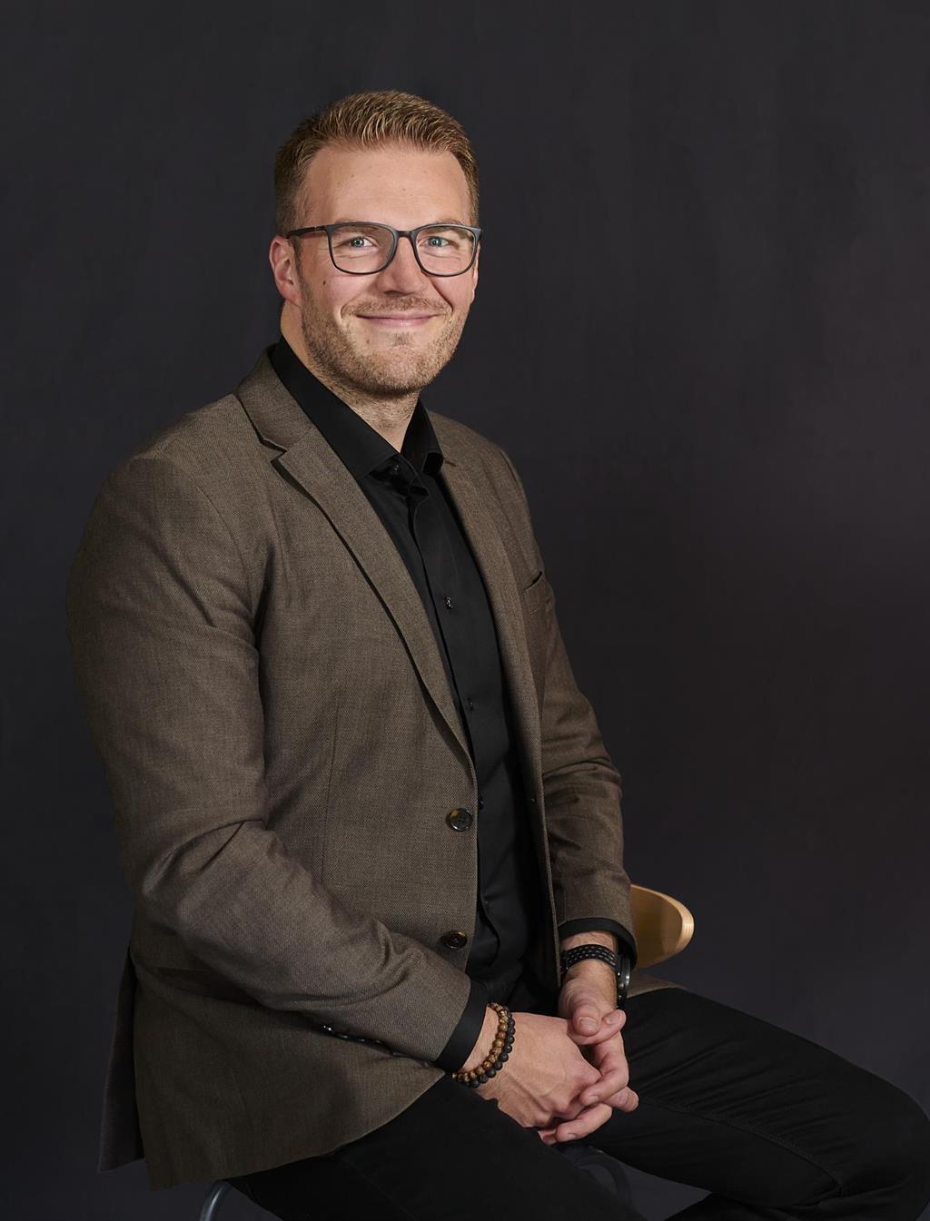 Joakim Soininen, Mäklare Svensk Fastighetsförmedling