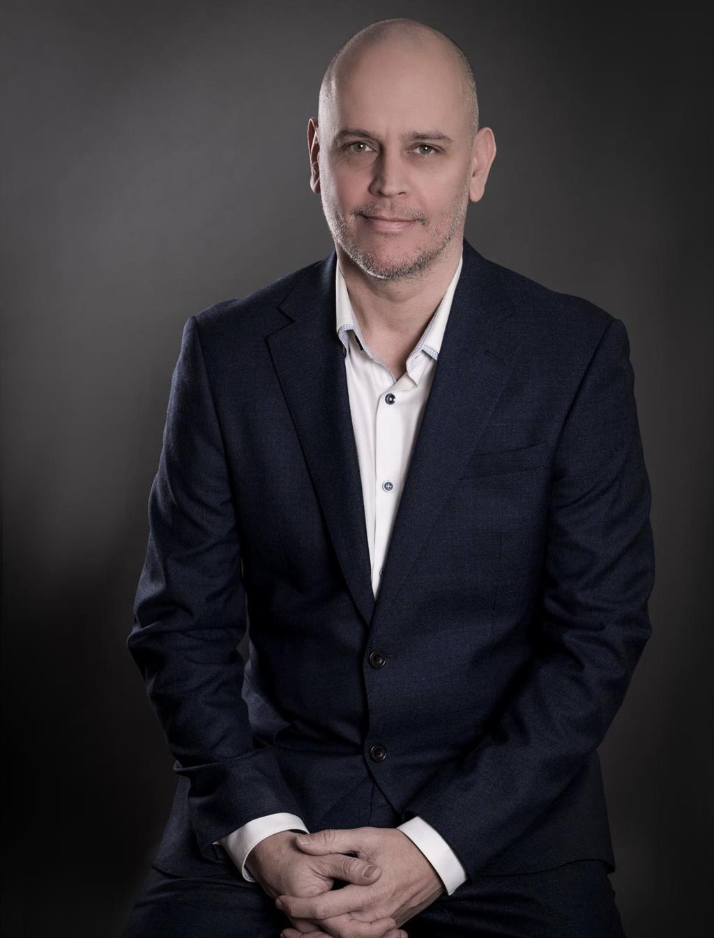 Wesley Kröhnert, Mäklare Svensk Fastighetsförmedling