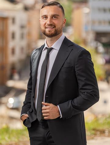 Lukas Agirman, Mäklare Svensk Fastighetsförmedling