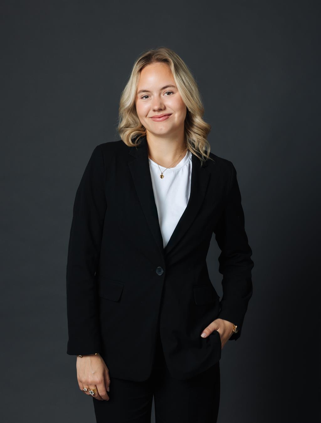 Emma Gyllenhammar, Mäklare Svensk Fastighetsförmedling