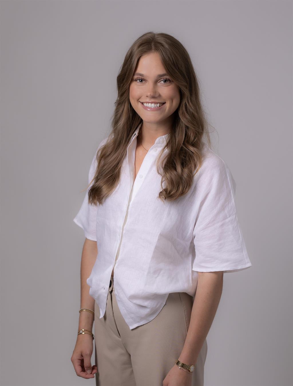 Tess Johnsson, Mäklare Svensk Fastighetsförmedling