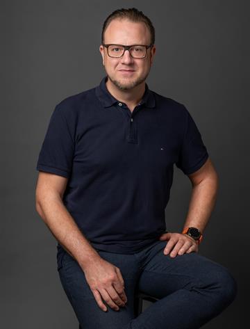 Mattias Hallestrand, Mäklare Svensk Fastighetsförmedling