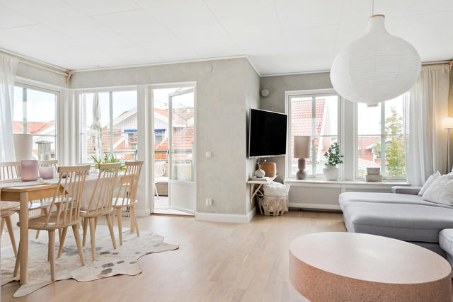 Stort härligt vardagsrum, ljus och härligt