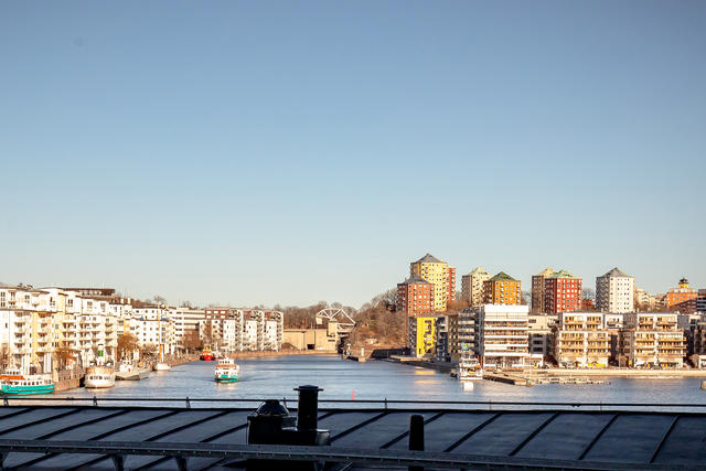 Från bostaden har man en fin vy över Hammarby Sjö