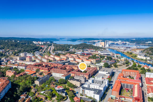 Attaktivt läge, lugnt samtidigt som det är centralt