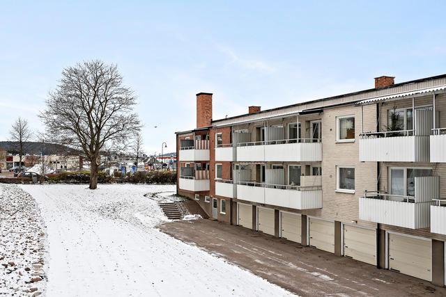 Fasad, baksida