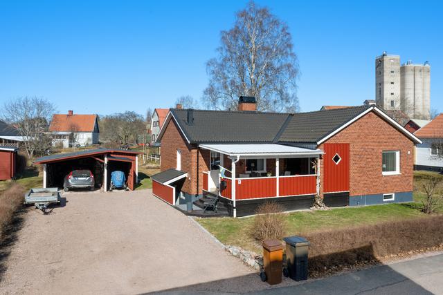 Fasad, framsida
