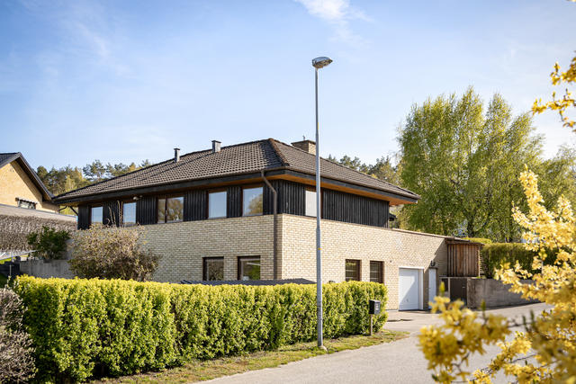 Välkommen till en rymlig arkitektritad villa i Bua!