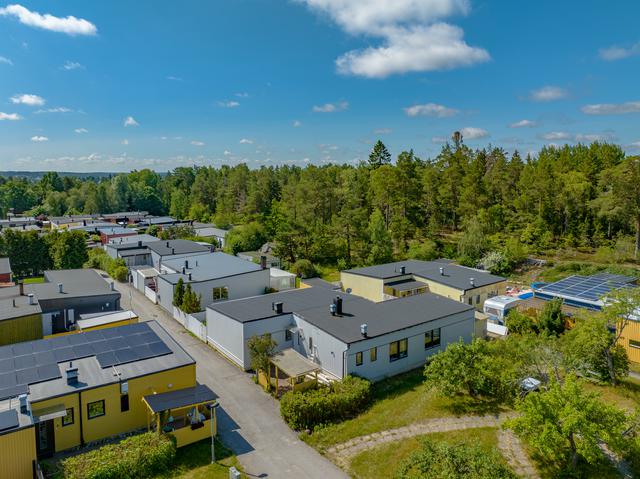 Välkommen till Rosengårdsvägen 165!