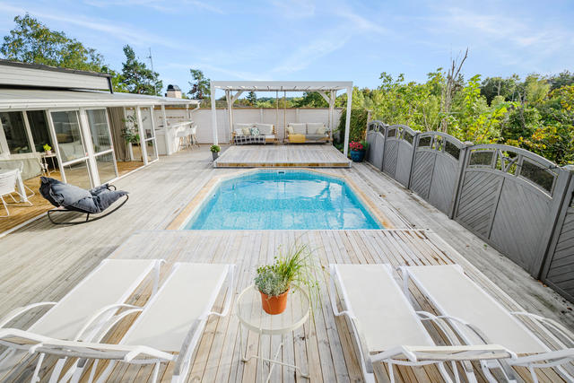 Privat poolområde, helt utan insyn!