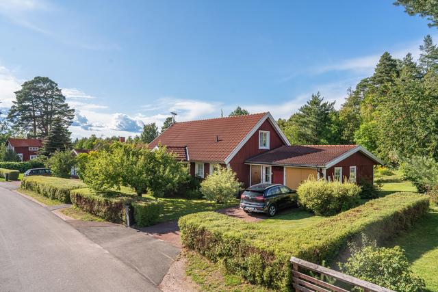 Välkommen till ett mycket välskött hus på Käringberget.