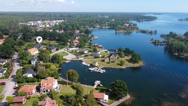 Välkomna till Båtbyggarebacken 5!
Ett fantastiskt natur & sjönära läge i Måckebo
