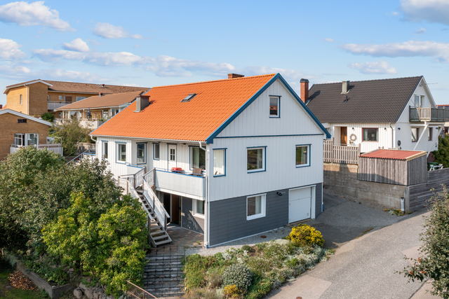 Ett rymligt och välunderhållet hus med plats för hela familjen
