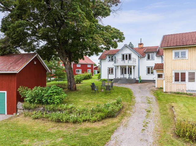 Välkommen till Flosjövägen 13 - "Lilla Mårbacka"