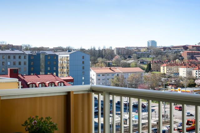 Referensbild från liknande lägenhet på vån 6