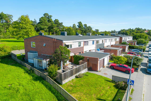 Varmt välkommen till gavelradhuset på Vikbyvägen 28 på Bo Gärde