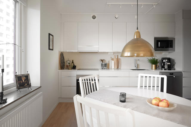 Fönster i 3 olika väderstreck i köket/allrummet