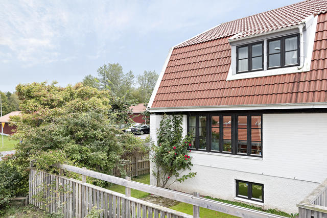 Ett stort parhus på 222 kvm i fritt läge.
