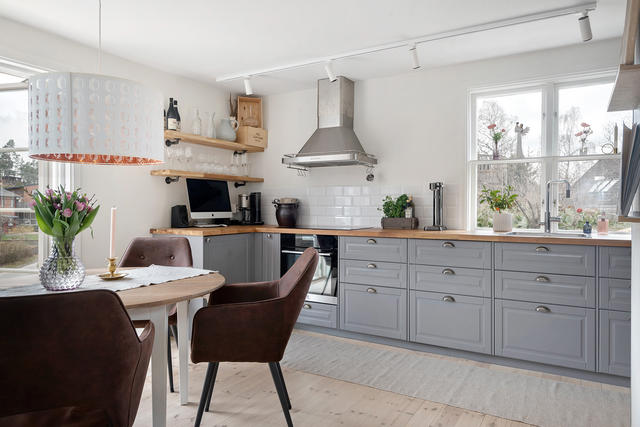 Nytt kök med passande lantlig känsla i modern tappning