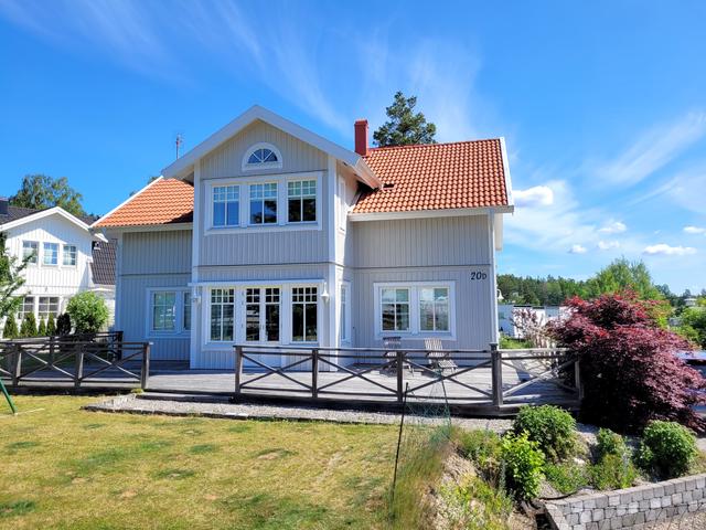 Rymlig 2-plansvilla från 2007