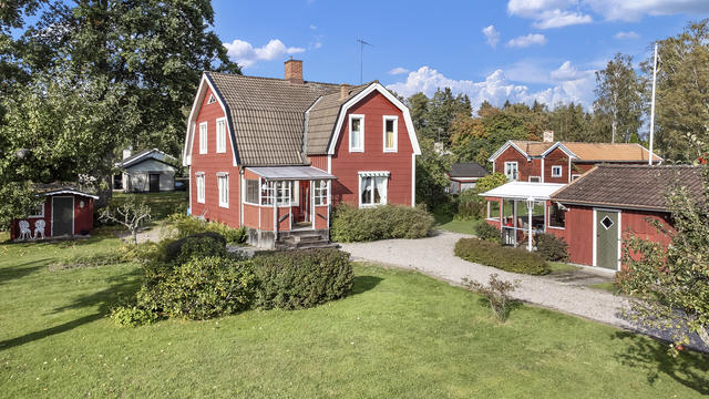 Välkommen till mysiga Västerlånggatan 12!