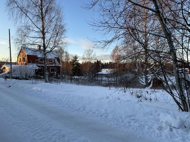 Byggbar tomt längs Lindvägen i Djurmo