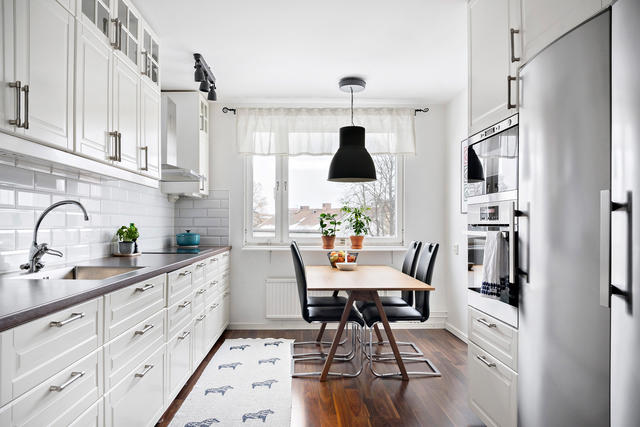 Renoverat kök från IKEA med integrerade vitvaor