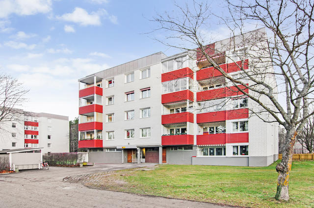 Fältspatvägen 46