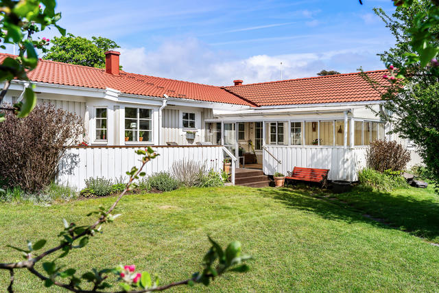 Trevligt 1 plans hus i vinkel