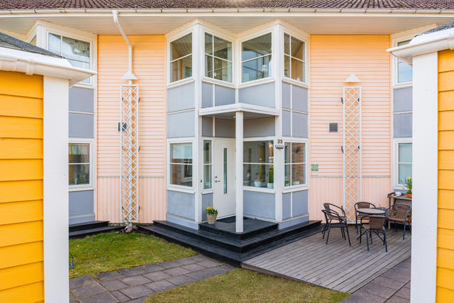 Mandelblomsvägen 35, med en av 2 uteplatser