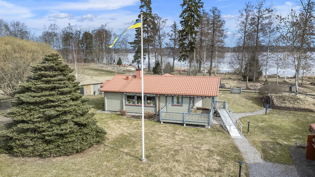 Välkommen till Tallbacksvägen 13 Hästnäs Arboga!