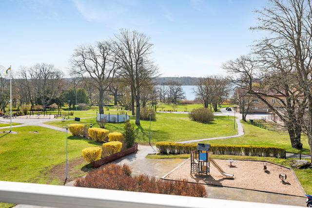 Herrgårdsvägen 1B