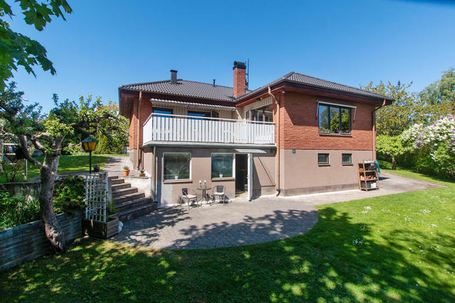 Huset sett från baksidan