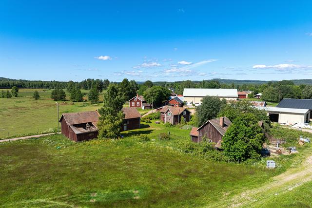 Gammal bondgård i trevliga Boan!