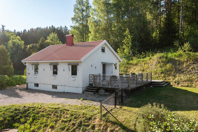 Fantastiskt fint läge - lugnt och skönt och samtidigt nära bra pendling