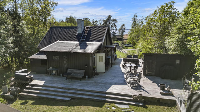 Välkomna till Gamla Vägen 11 intill Mälarens vatten!