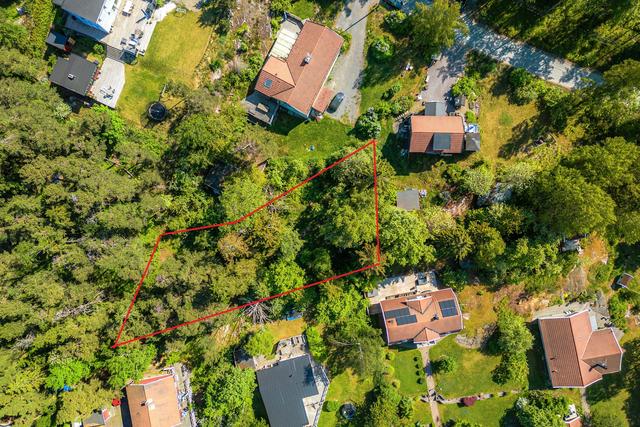 Observera ungefärlig tomtgräns, för mer exakt info se karta hos lantmäteriet. 