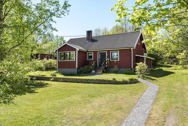 Madviksvägen 24, Drottningskär