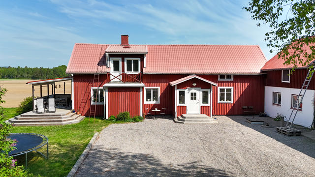 Trevlig inramning av gårdplanen