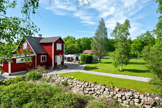 In/utfart till fastigheten.