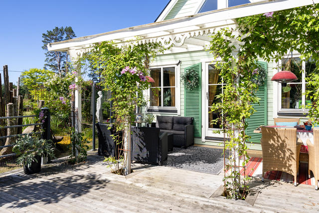 Husets soliga altan.