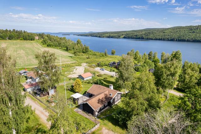 Välkommen till paradiset vid Norrdellen, Dellenbacken 1!