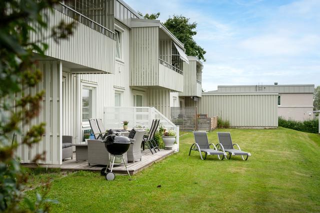 Jättefin stor uteplats