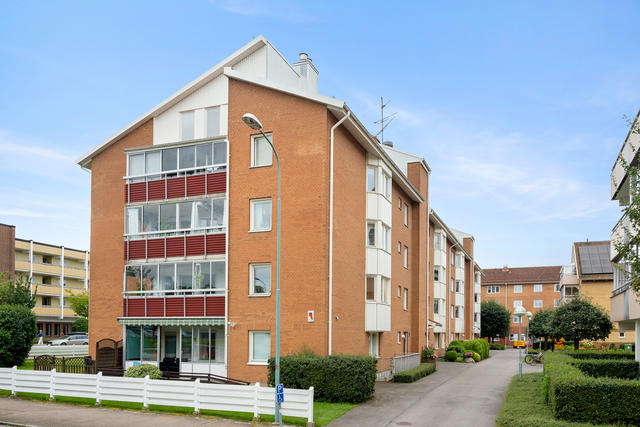 Centralt belägen bostadsrätt i markplan om 3 ROK!