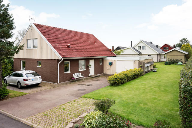 Trivsam villa i barnvänligt område.