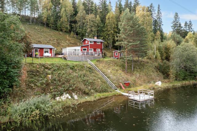 Holtäppsvägen 31 - en fritidspärla vid Hemtjärn, Bäsna