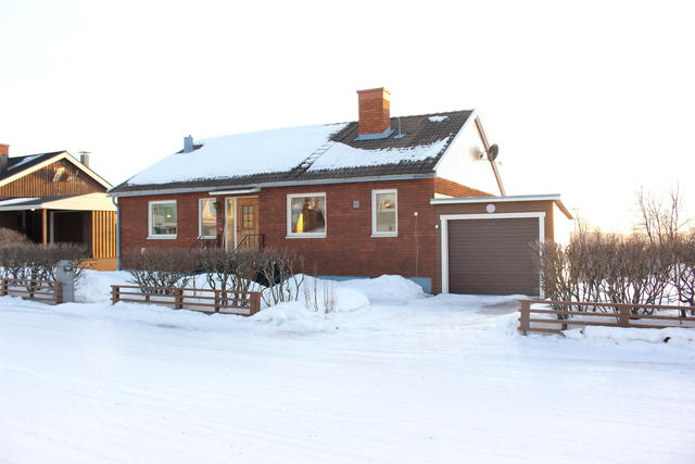 Duvvägen 6, ett gediget och trivsamt hus på omtyckta Sandstensberget