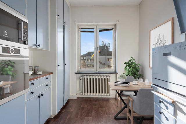 Kök med fiktiva möbler och maskiner