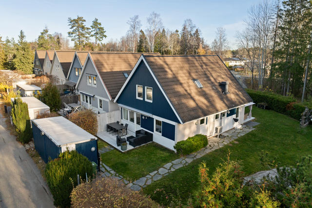 Varmt välkommen till Notgränd 30 med områdets bästa hörntomt - MÅSTE SES