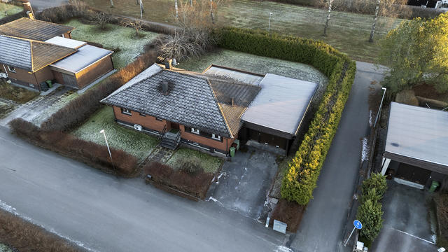 Usterstavägen 18